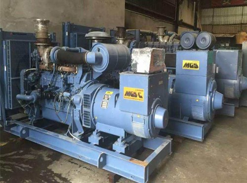 青阳发电机组带负载降电压是什么原因照成的？