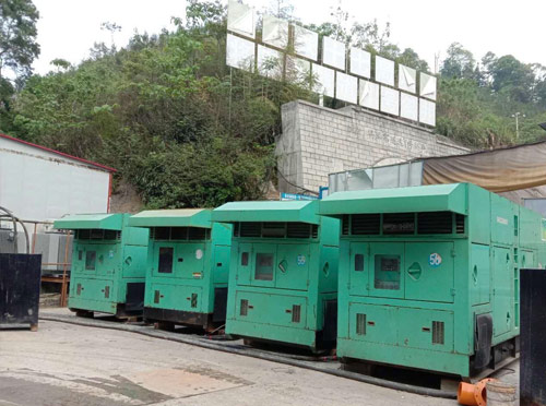 青阳先进的应急发电机系统中智能监测和控制系统如何确保电压稳定？